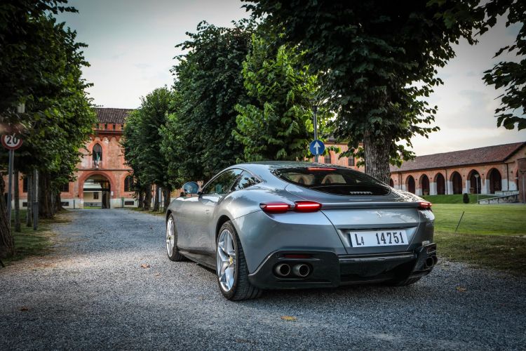 Ferrari Roma Grigio Titanio 03