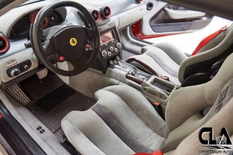 ferrari-sp30-0918-002_750x.jpg