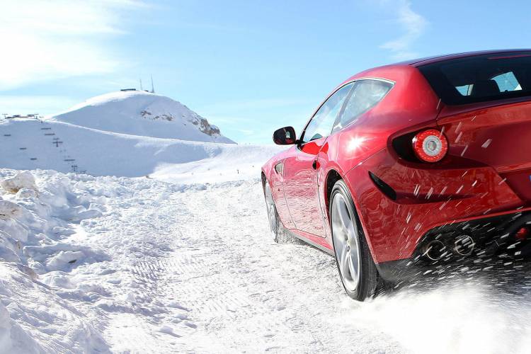 ferrari-suv-adelanto-12_750x.jpg