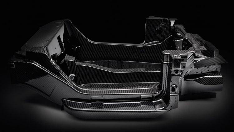 fibra-de-carbono-chasis-monocasco-alfa-romeo-4c_750x.jpg