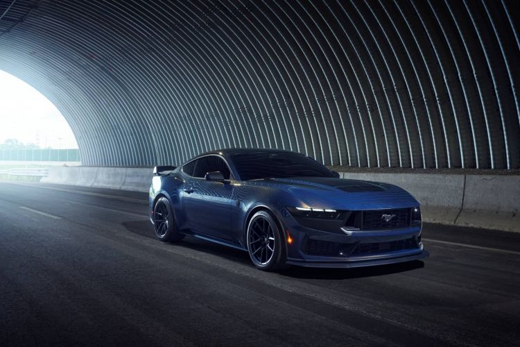 Mustang Dark Horse