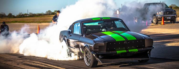 ford-mustang-zombie-210415-00 ford-mustang-zombie-210415-00