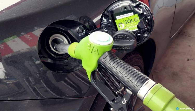 Gasolina Surtidor Repostaje 0119 02
