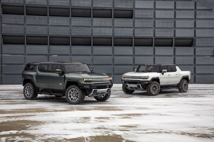 The Gmc Hummer Ev Suv Completes The Hummer Ev Family And Features A 126.7 Inch Wheelbase For Tight Proportions And A Maneuverable Body, Providing Remarkable On And Off Road Capability. The Gmc Hummer Ev Suv Completes The Hummer Ev Family And Features A 126.7 Inch Wheelbase For Tight Proportions And A Maneuverable Body, Providing Remarkable On And Off Road Capability.