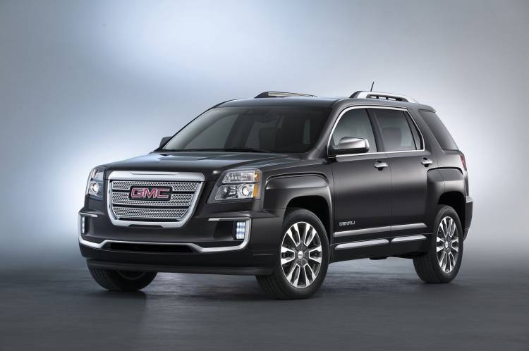 2016 GMC Terrain Denali 3/4 front 2016 GMC Terrain Denali 3/4 front
