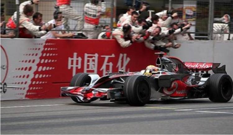 hamilton-mclaren-vencedor-china-2008 hamilton-mclaren-vencedor-china-2008