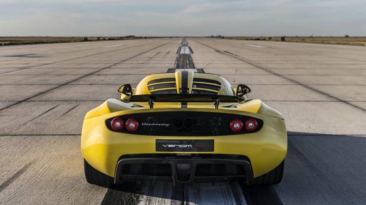 hennessey-venom-gt-spyder-record-guinness-2016-08_750x.jpg