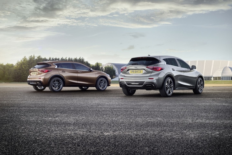 infiniti-q30-2016-3 infiniti-q30-2016-3