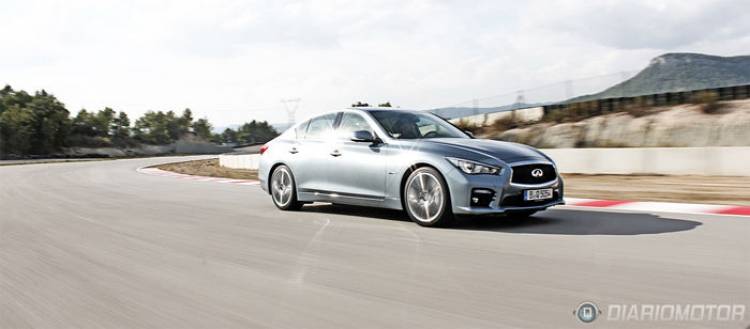 infinitiq50_presen04