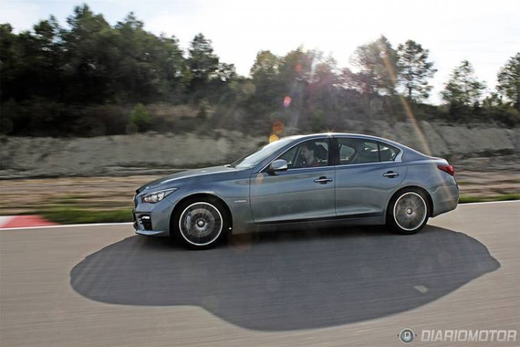 infinitiq50_presen10