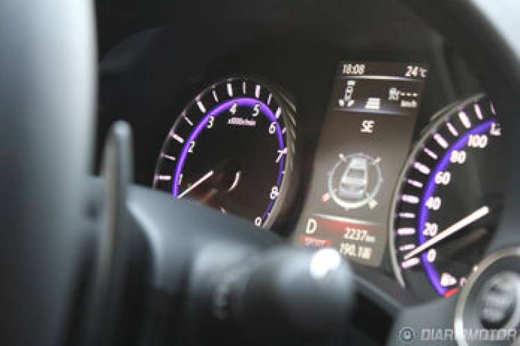 infinitiq50_presen13