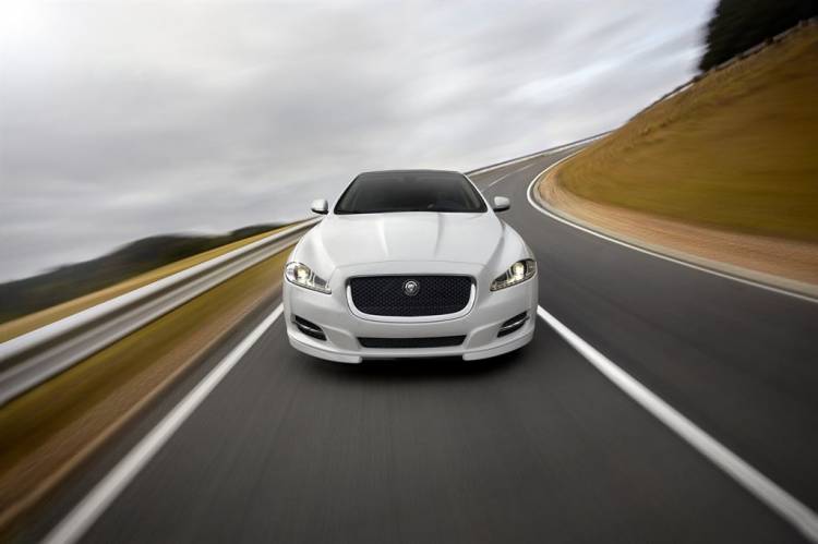 jag_xj_sport_speed_pack_nopg_101111_1_LowRes jag_xj_sport_speed_pack_nopg_101111_1_LowRes