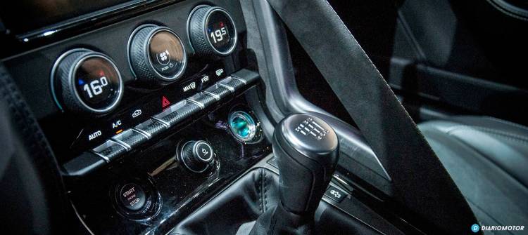 jaguar-f-type-manual-ginebra-050315-02-mdm