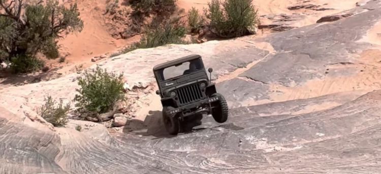 Jeep Willys Desierto Moab  01
