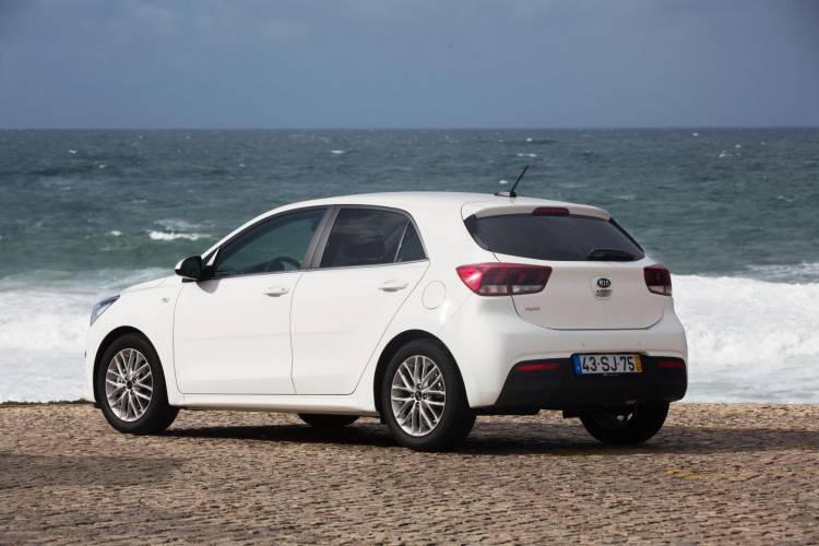 kia_rio_2017_precio_2