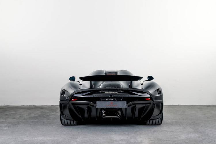 koenigsegg-regera-naked-carbon-05_750x.jpg