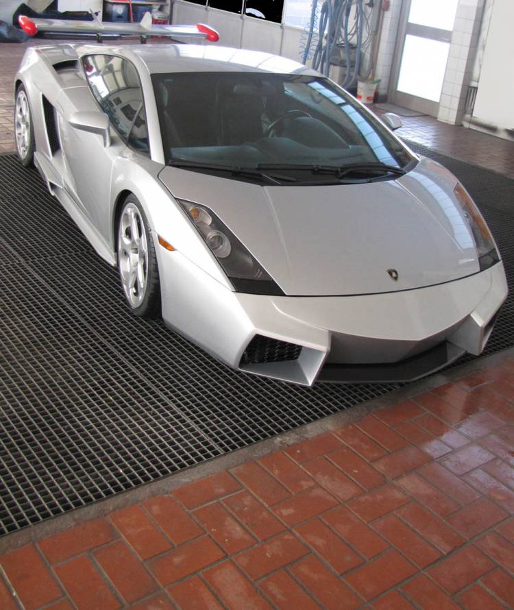 Lamborghini Gallardo convertido en Reventón por CDC Lamborghini Gallardo convertido en Reventón por CDC