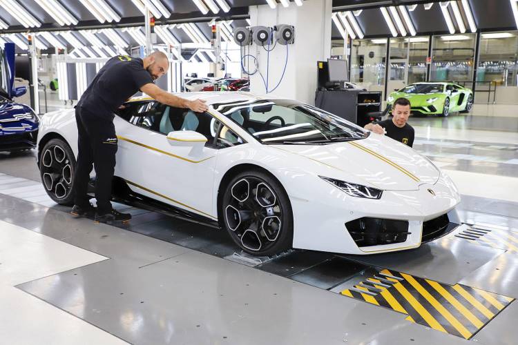lamborghini-huracan-papa-francisco-12 lamborghini-huracan-papa-francisco-12
