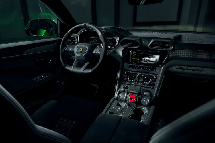 Lamborghini Urus Performante  08