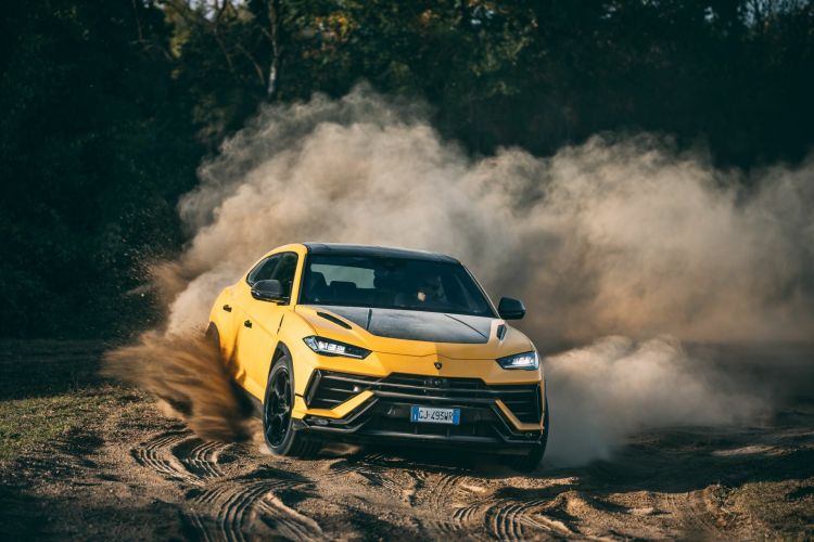 Lamborghini urus performante rally 4