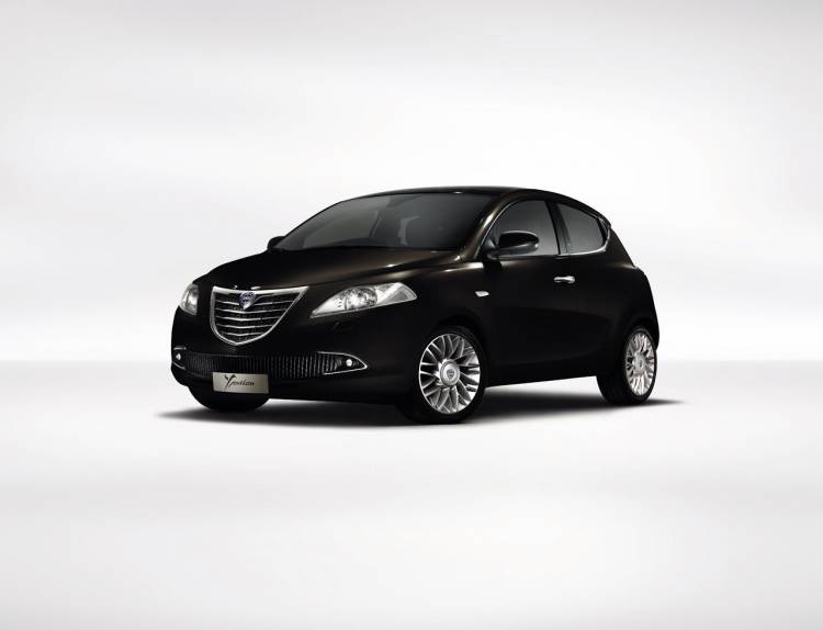 lancia-ypsilon-2011-1