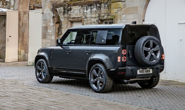 Land Rover Defender 110 V8 0321 01 Land Rover Defender 110 V8 0321 01