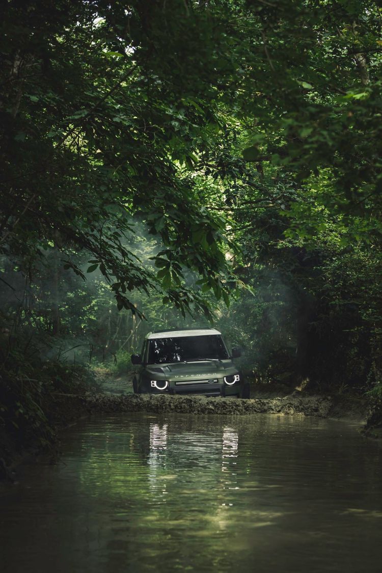 land-rover-defender-2020-57_750x.jpg