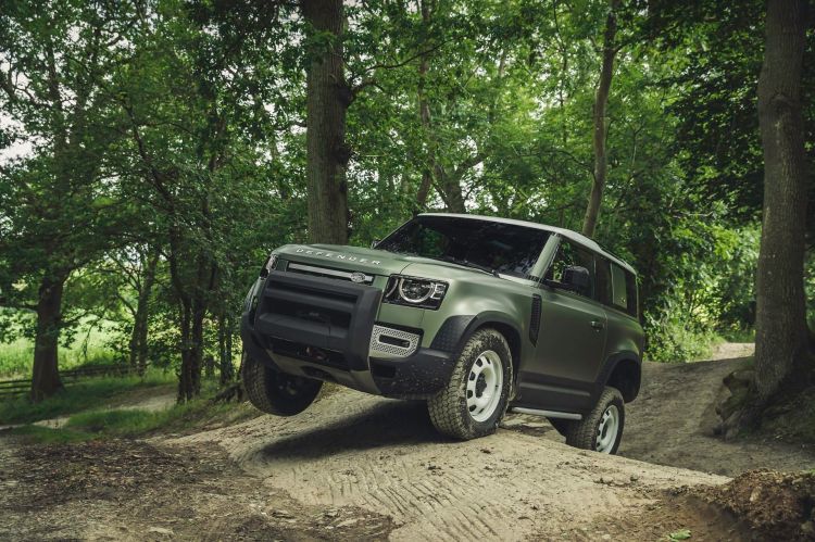 land-rover-defender-2020-63_750x.jpg