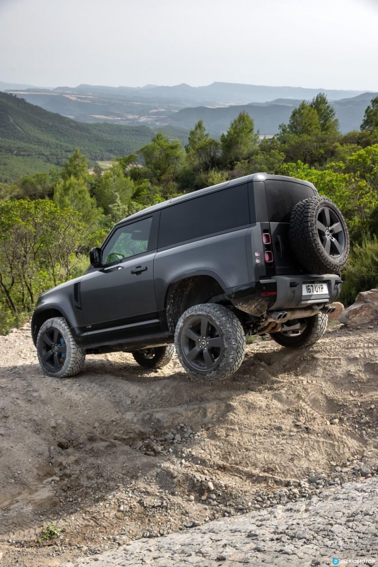 Land Rover Defender 90 V8 Offroad  00013