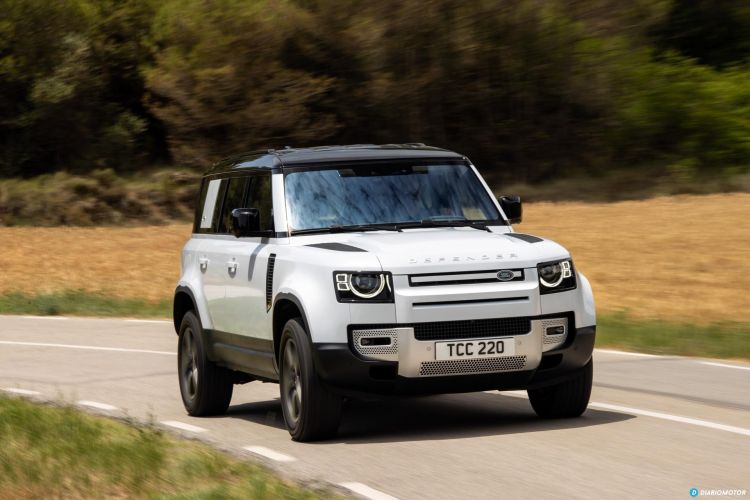 Land Rover Defender Phev Highway 00009