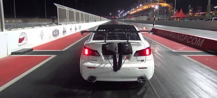 lexus-is-f-video-drag-race-1440px lexus-is-f-video-drag-race-1440px