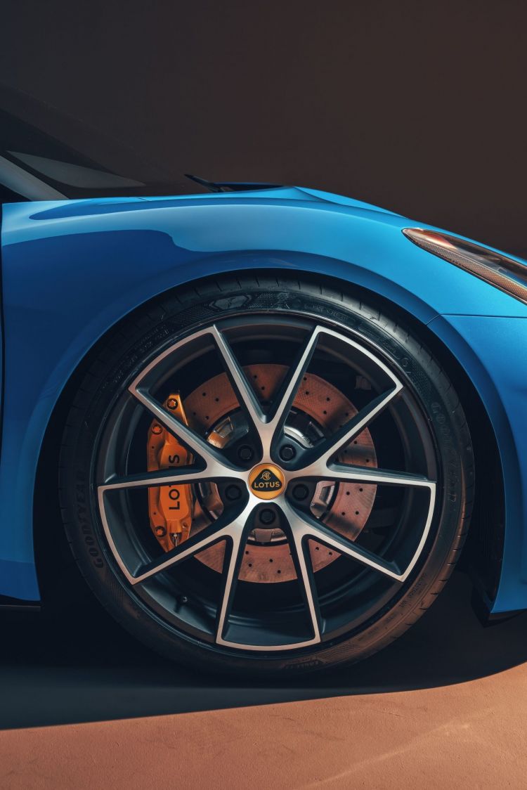 Lotus Emira 2022 18