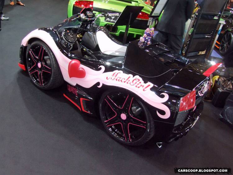 Quad Mach Girl basado en el Lamborghini Murciélago Quad Mach Girl basado en el Lamborghini Murciélago