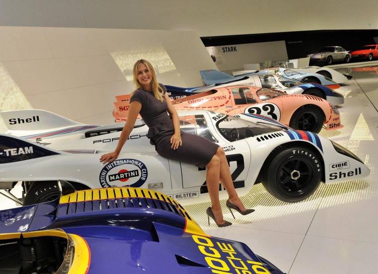 maria-sharapova-porsche-2016-02 maria-sharapova-porsche-2016-02