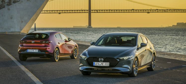 Mazda 3 Etiqueta Eco Rojo Gris Mazda 3 Etiqueta Eco Rojo Gris