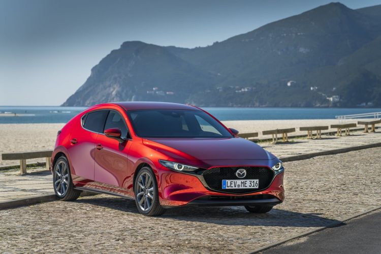 Mazda 3 Skyactiv G Oficial Rojo 00119