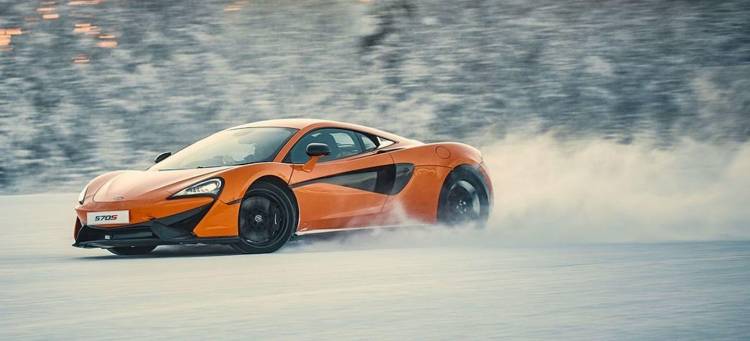 mclaren-570s-hielo