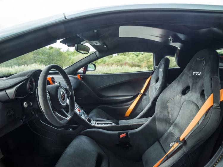 mclaren-675lt-gulf-0618-001_750x.jpg