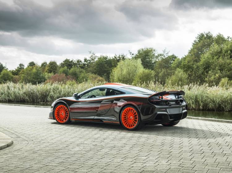 mclaren-675lt-gulf-0618-003_750x.jpg