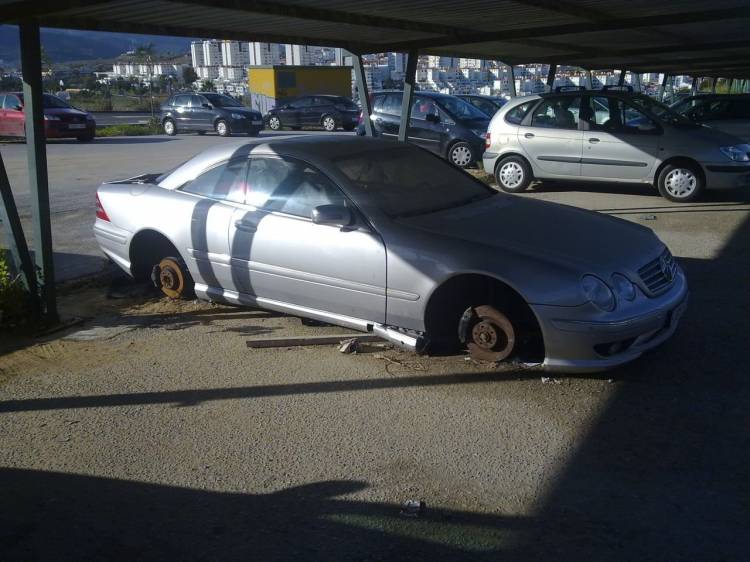 El triste destino de un Mercedes CL 55 AMG El triste destino de un Mercedes CL 55 AMG