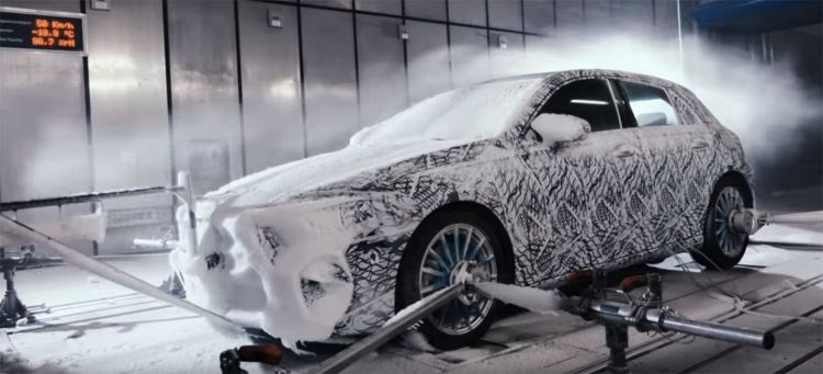 mercedes-clase-a-2018-video-nieve mercedes-clase-a-2018-video-nieve