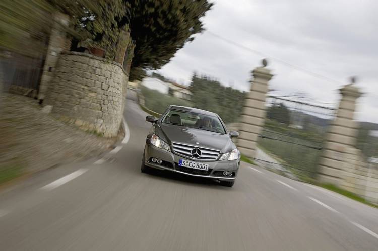 Mercedes Clase E Coupé E 200 CGI BE y E 220 CDI BE Mercedes Clase E Coupé E 200 CGI BE y E 220 CDI BE