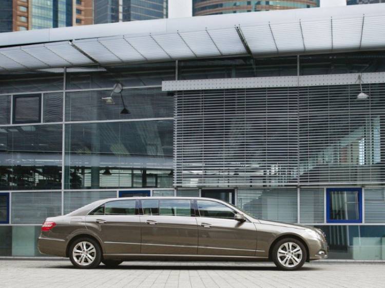 Mercedes Clase E limusina Mercedes Clase E limusina