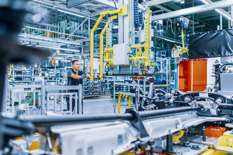 Irradiar Pantano Destreza Así es el PERTE que pretende que el coche eléctrico llegue a todos y España  lidere su producción y desarrollo | Diariomotor