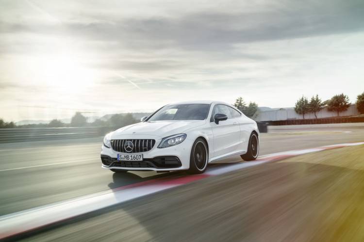 Die neuen Mercedes-AMG C 63 Modelle: Mehr Individualität für das Kraftpaket der C-Klasse Die neuen Mercedes-AMG C 63 Modelle: Mehr Individualität für das Kraftpaket der C-Klasse