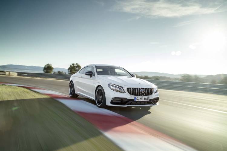 Die neuen Mercedes-AMG C 63 Modelle: Mehr Individualität für das Kraftpaket der C-Klasse Die neuen Mercedes-AMG C 63 Modelle: Mehr Individualität für das Kraftpaket der C-Klasse