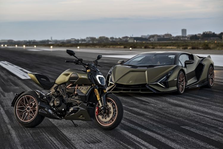 Moto Ducati Diavel Lamborghini 45 Moto Ducati Diavel Lamborghini 45
