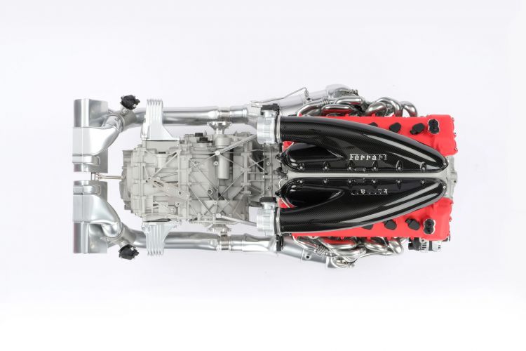 Motor Ferrari Daytona Sp3  04