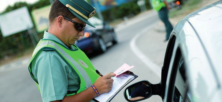 Conductor multado por la DGT