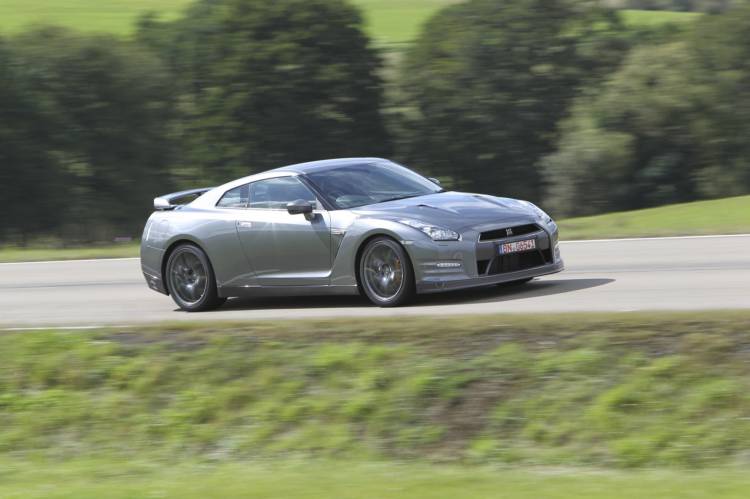 Nissan GT-R 2012 Nissan GT-R 2012